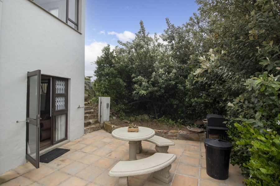 6 Bedroom Property for Sale in West Beach Eastern Cape